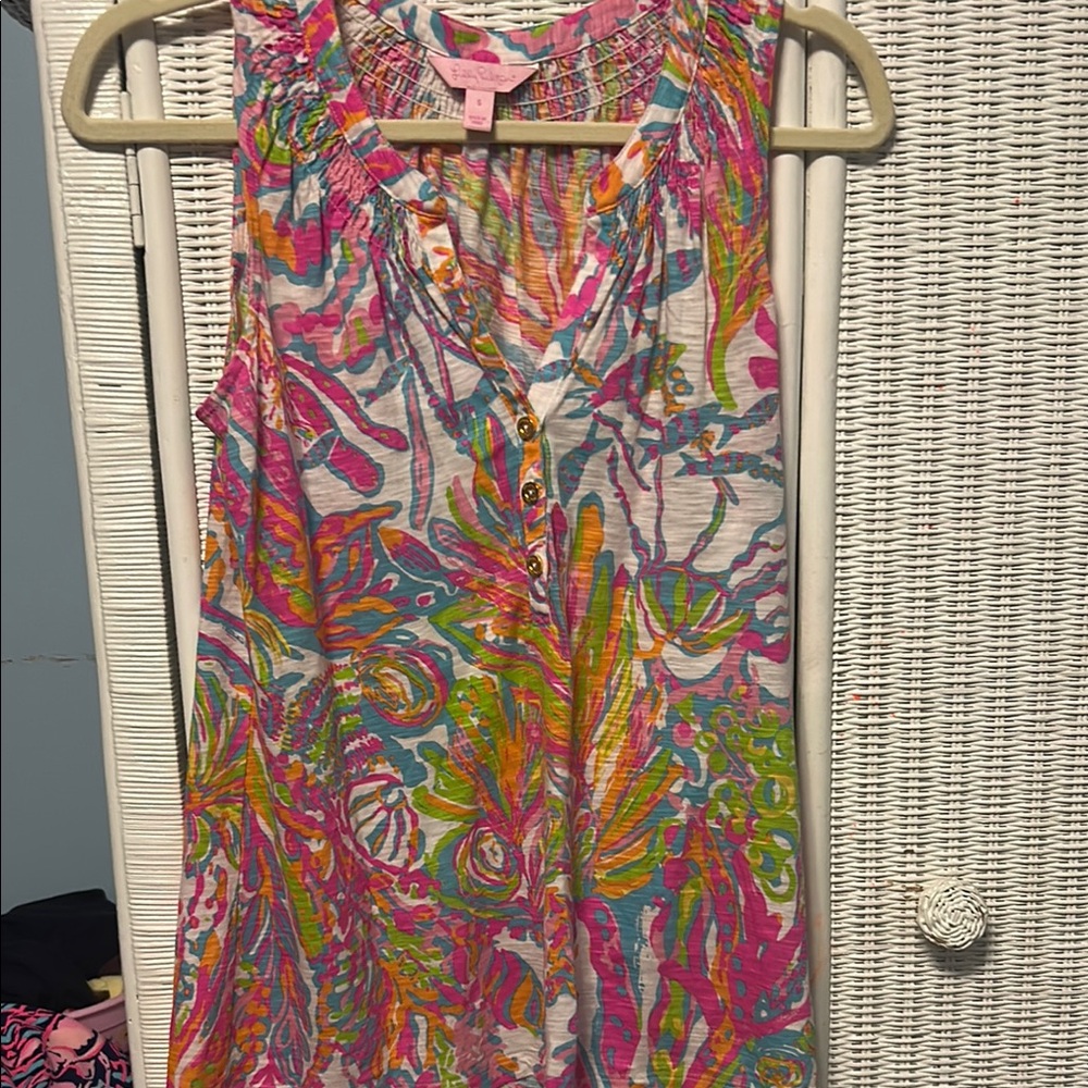 Lilly Pulitzer Essie top size small